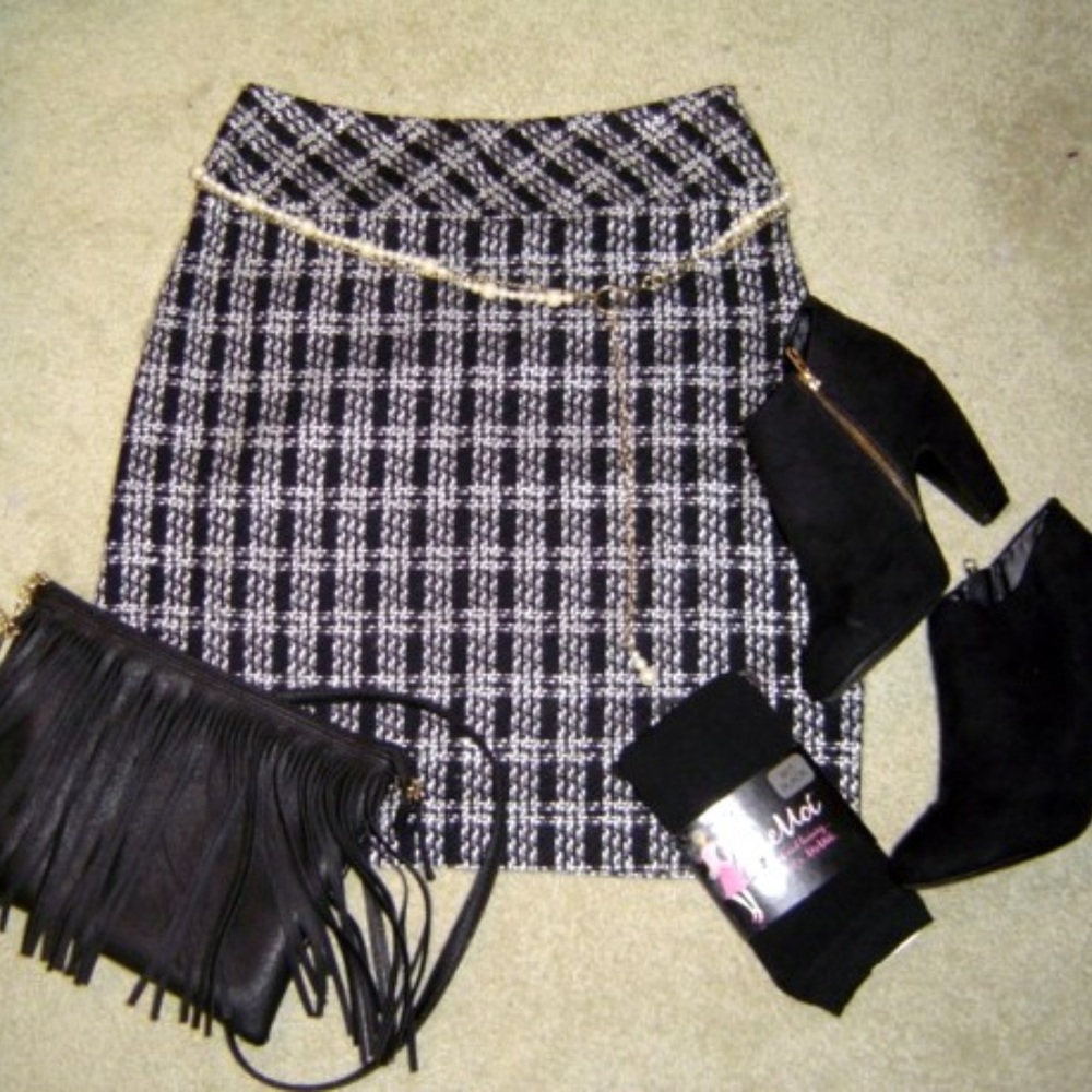 Cute black white tweed pencil skirt